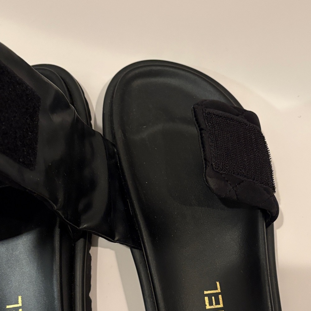 Chanel Black Quilted Sandals size 40 - Picture 4 of 6